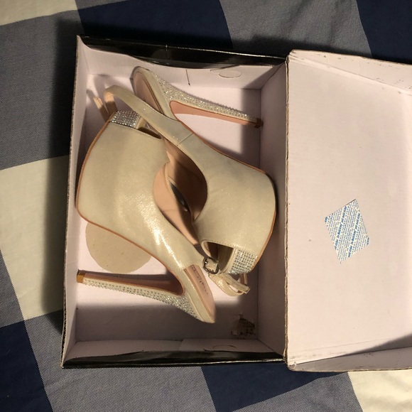 HEELS - Picture 6 of 6